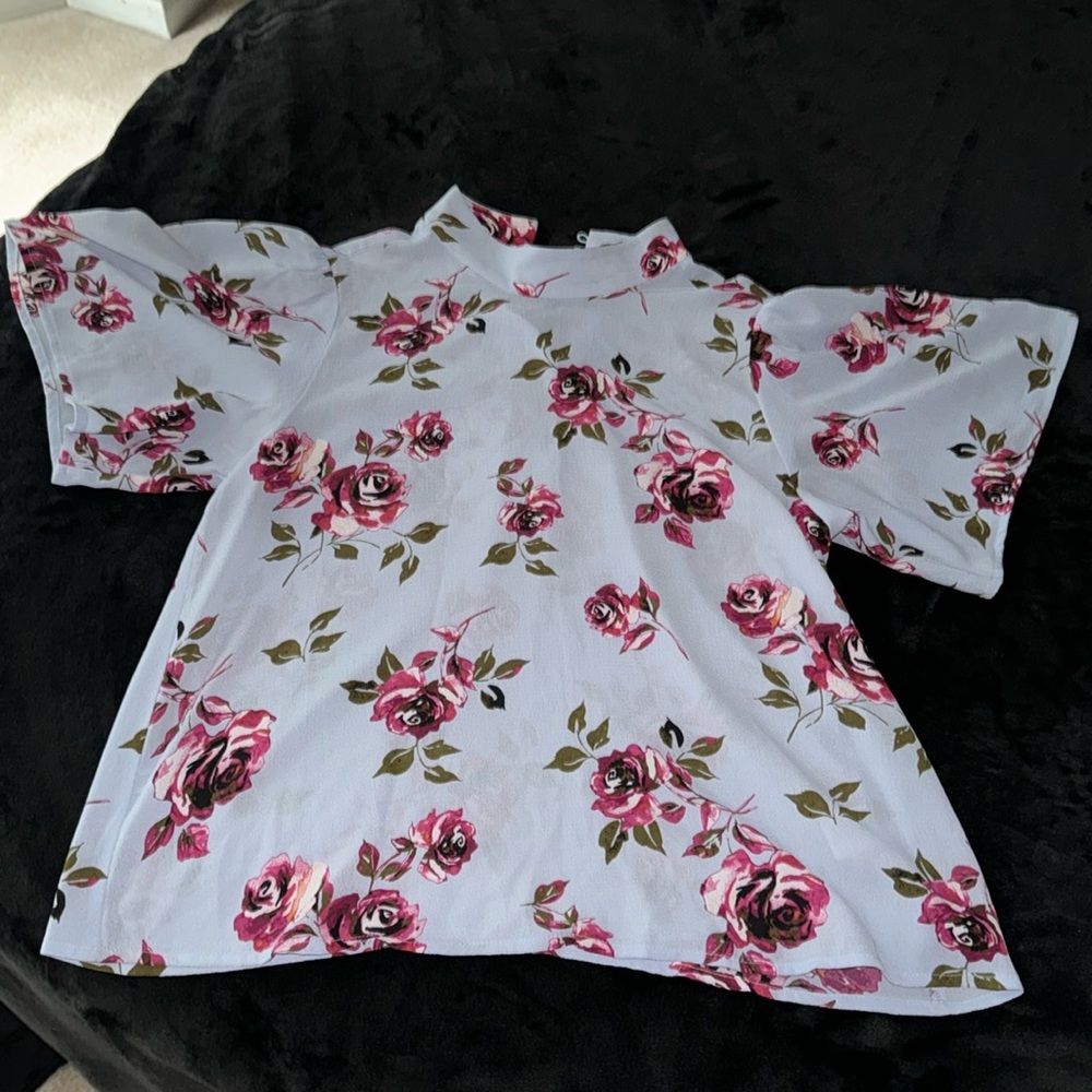 BP Floral Flutter Sleeve Shirt- Size Small